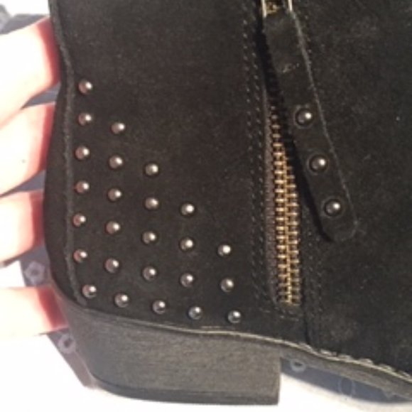 White Mountain Booties - size 5 M - Picture 4 of 5